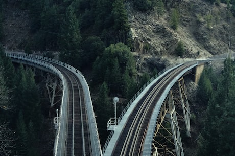 凤凰山隧道(凤凰山隧道：一个坐拥美景的小镇)